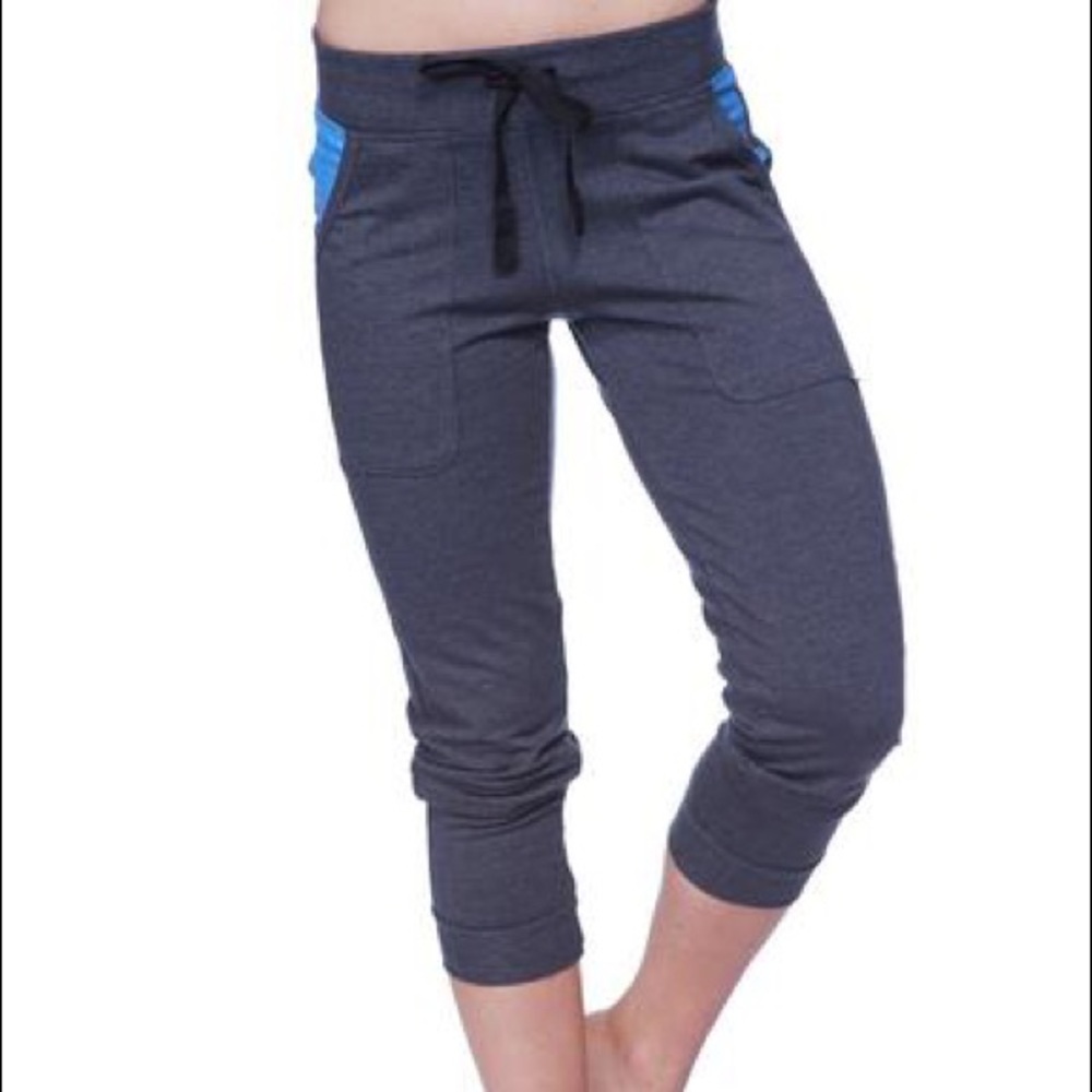 Women's 3/4 Cuffed Capri Yoga Pants Charcoal XS
